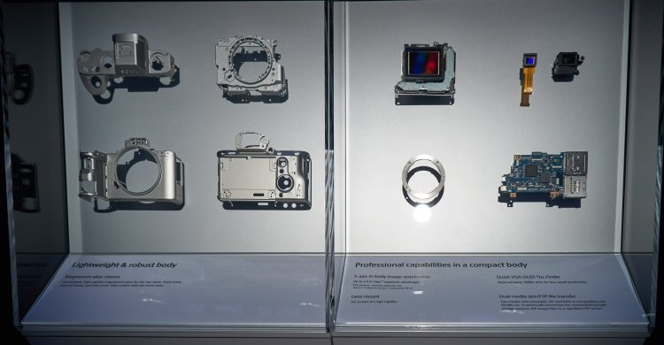 Display of Sony α9 Internals